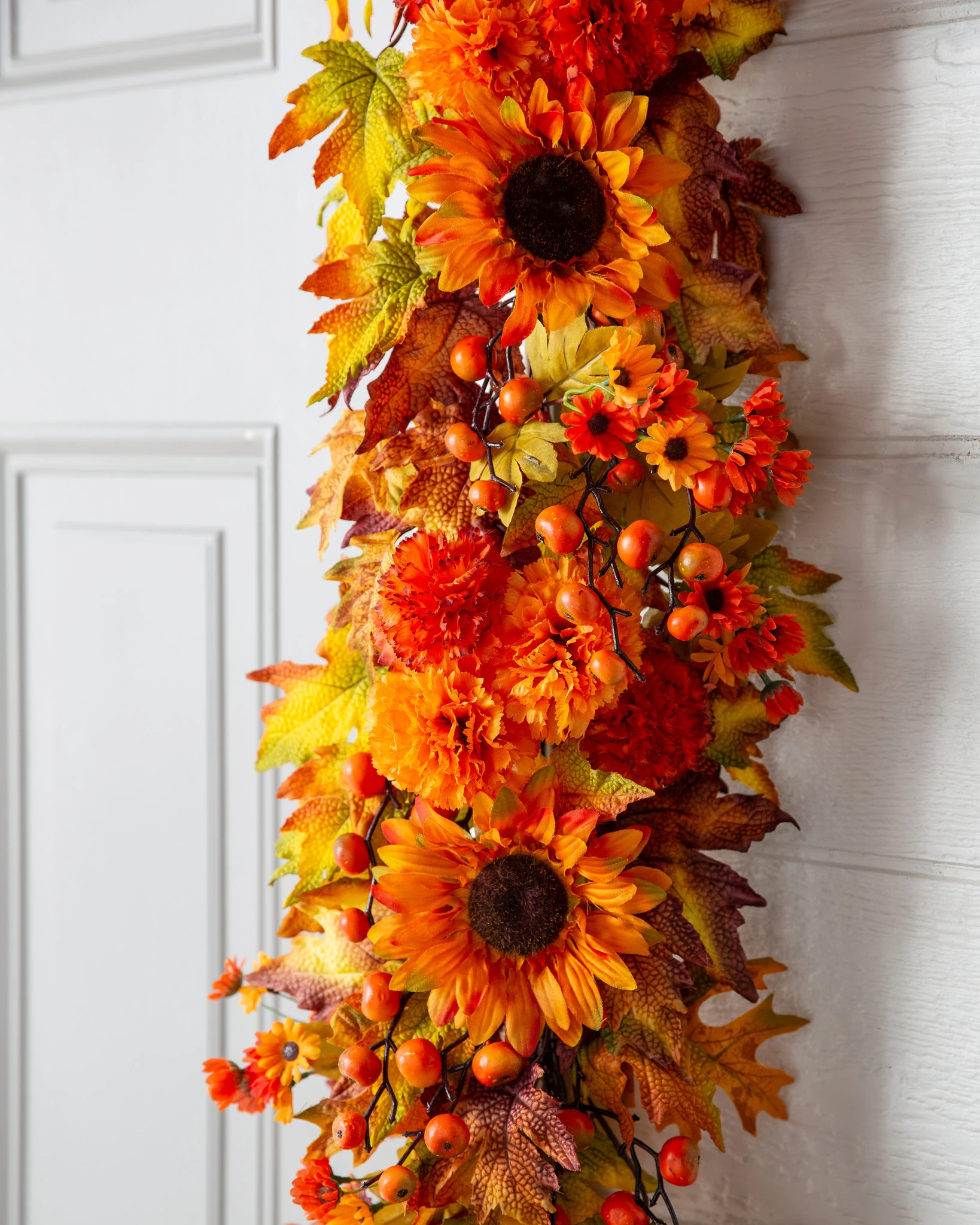 Outdoor Sunburst Mums Wreath