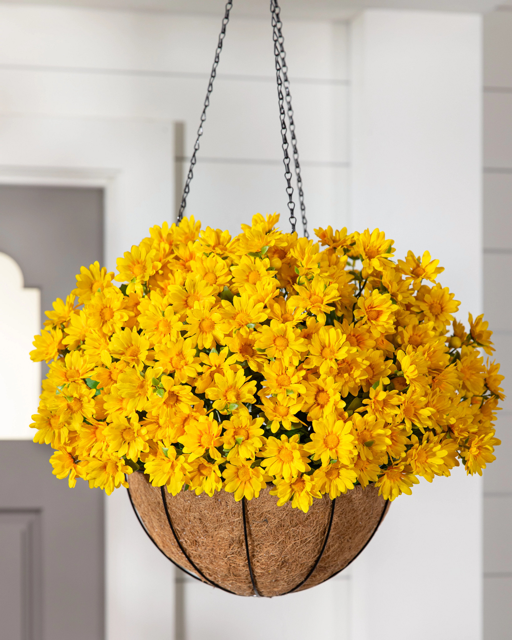 Outdoor Sunset Mums Wreath