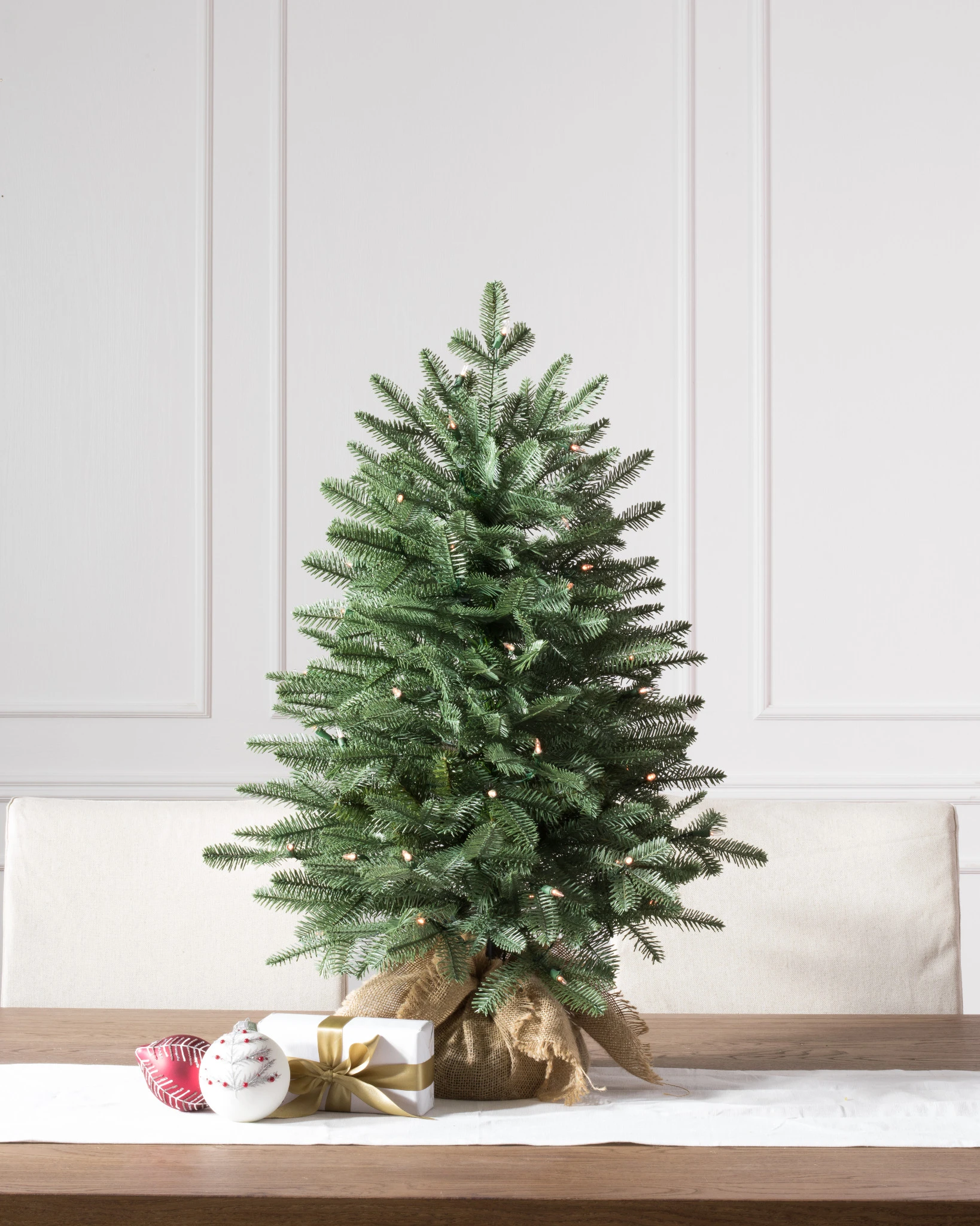 BH Balsam Fir Tabletop Tree with Burlap Base